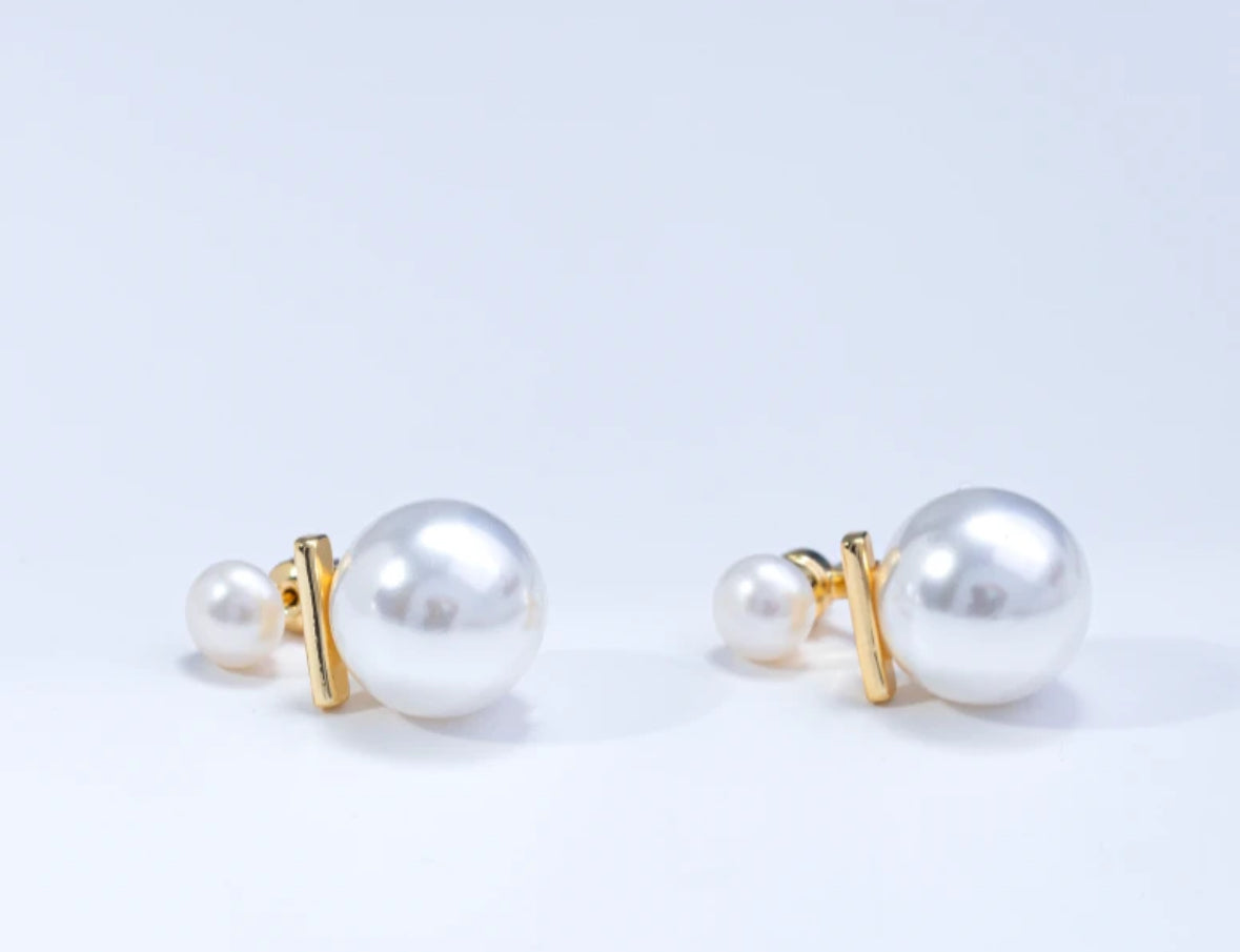 Natural Freshwater Small Non-bead Pearl Earrings 5-6mm + Large shell Pearl, Elegant Versatile Minimalist Design, Fashionable and Exquisite