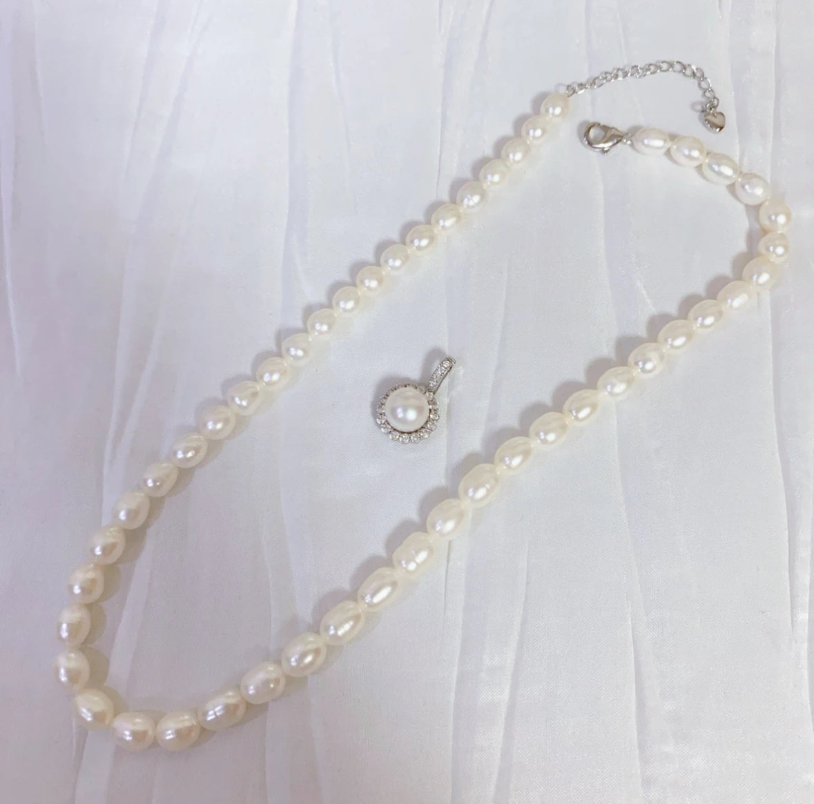 "Same Style as Zhao Lusi" 6A grade pearlescent,white Cultured Freshwater non-bead Pearl (7-8mm) Necklace and Detachable  Freshwaterpearl pendant (around 9mm)