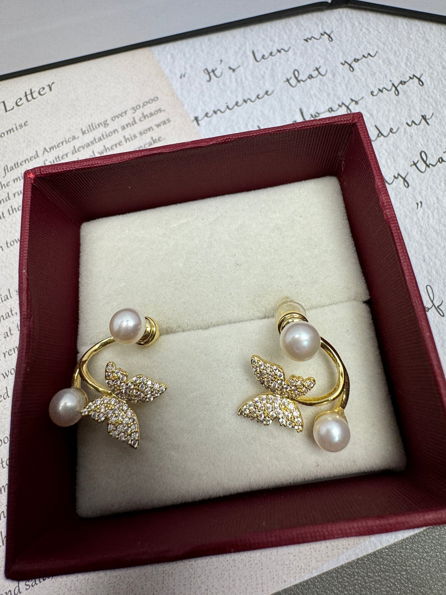 Two Wear: Whale Tail Ear Stud