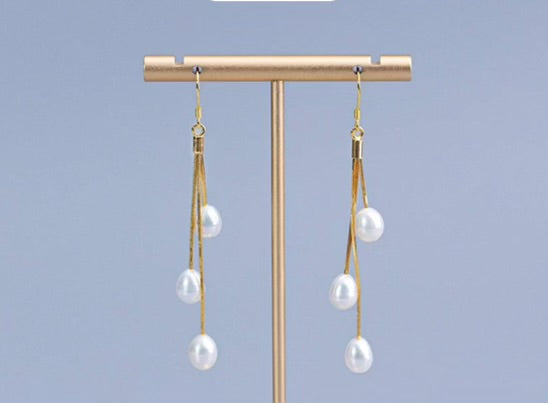 "Freshwater pearl S925 silver hook earrings with embedded pearl ear thread, 6-7mm, fashionable and luxurious."