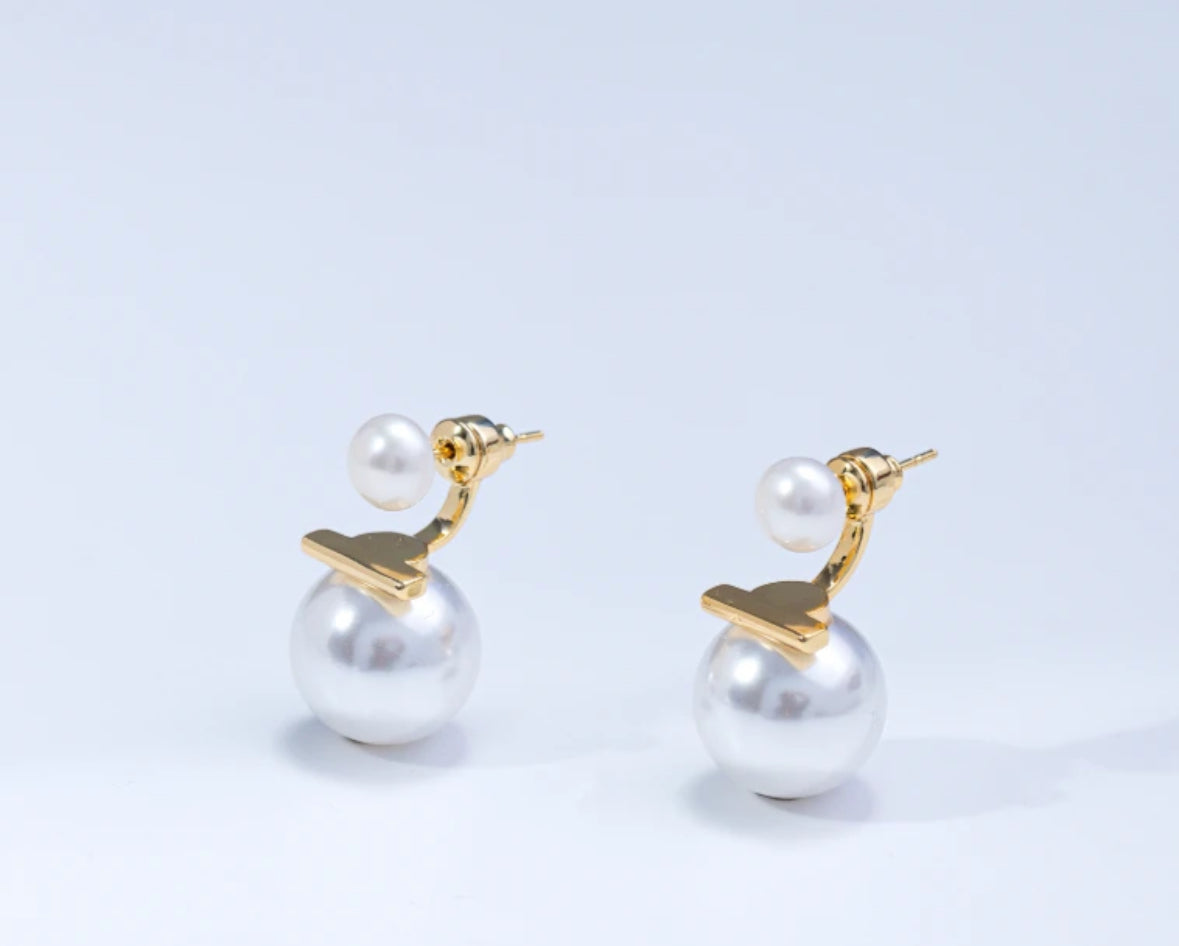 Natural Freshwater Small Non-bead Pearl Earrings 5-6mm + Large shell Pearl, Elegant Versatile Minimalist Design, Fashionable and Exquisite