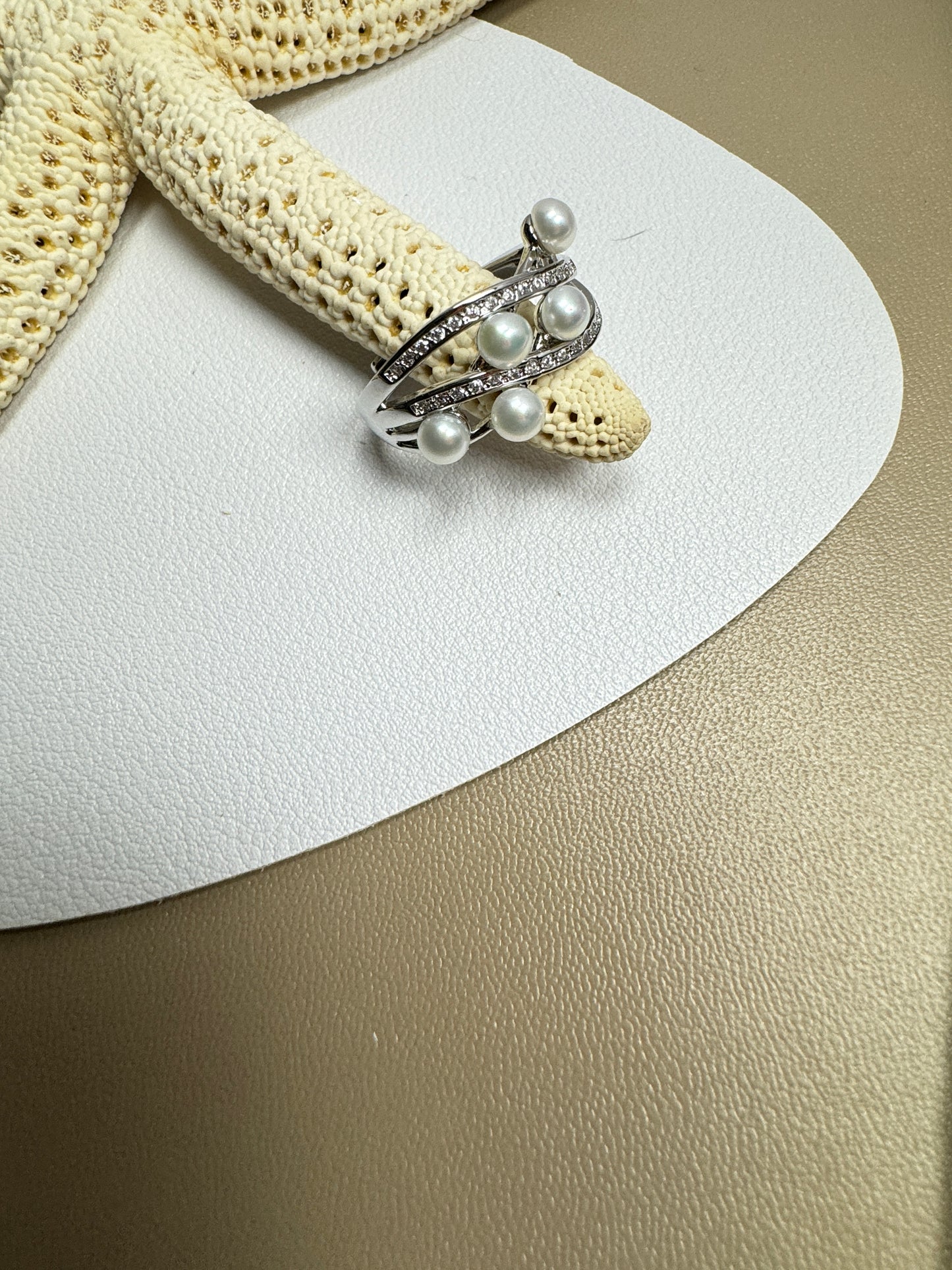 Luxurious Five Pearl Ring