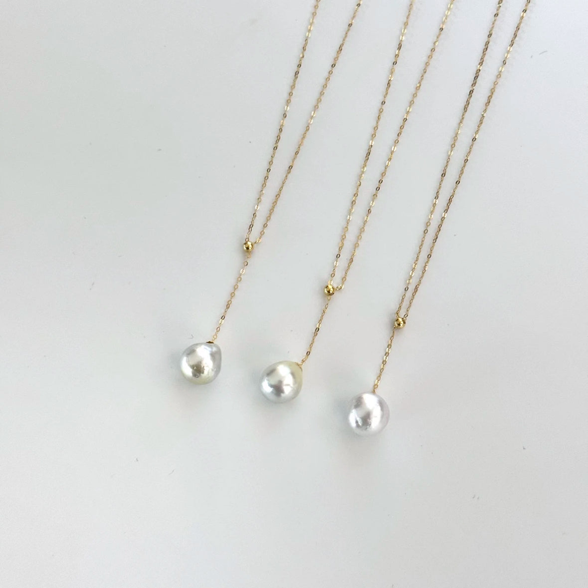 The South Sea pearls of Australia ,White Aurora Baroque pearl pendant with 18K Y-shaped chain(diverse shipping, one piece)