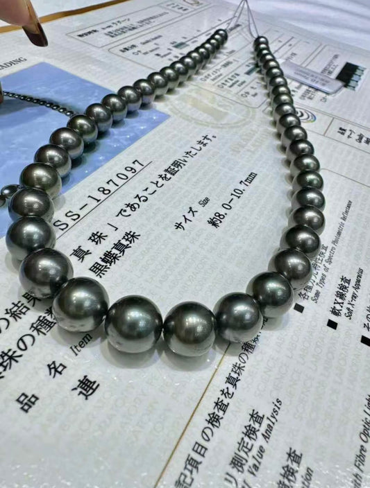 Tahitian pearls chain with a pearl Science Laboratory Certificate