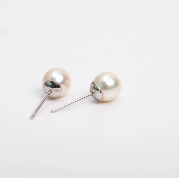 Natural Japanese Akoya Sea Water Pearl Stud Earrings (7-8mm)