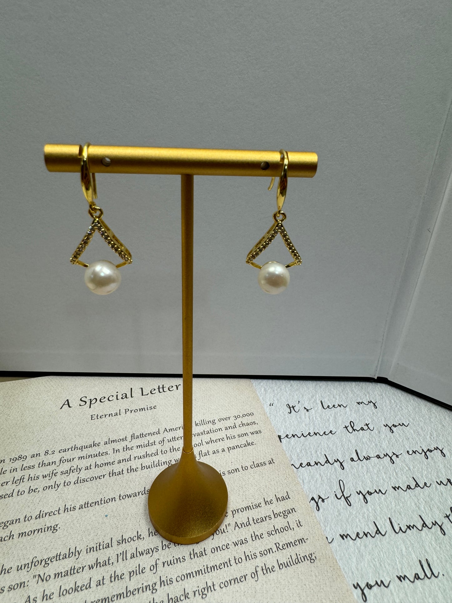 Single Pearl Triangular Ear Hook