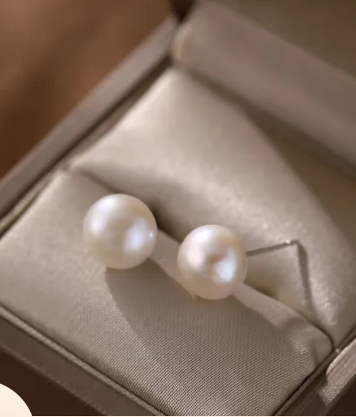 White Cultured Freshwater Non-bead Pearl (6-7mm) Necklace and Matching Stud (7mm) Earrings Set in Sterling Silver,Excellent pearlescent