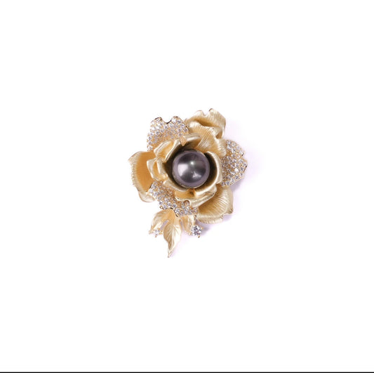 Golden Flower Brooch with Cultured Seawater Tahitian Pearl