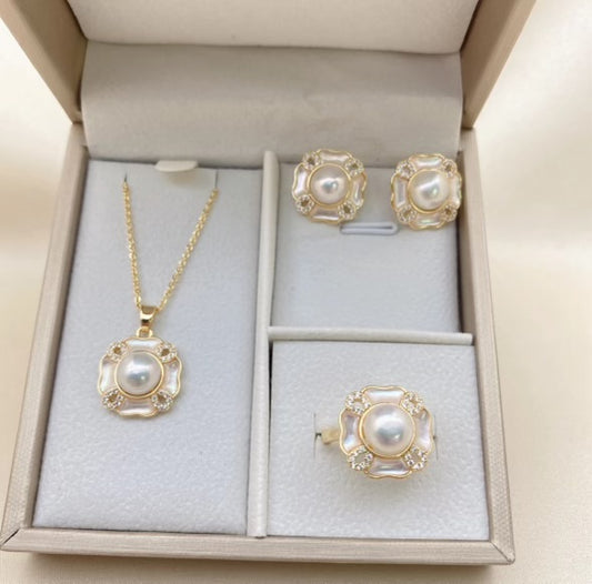 Sky Mirror Pearl Three-Piece Set with Box – Stylish Ring, Earrings, and Pendant