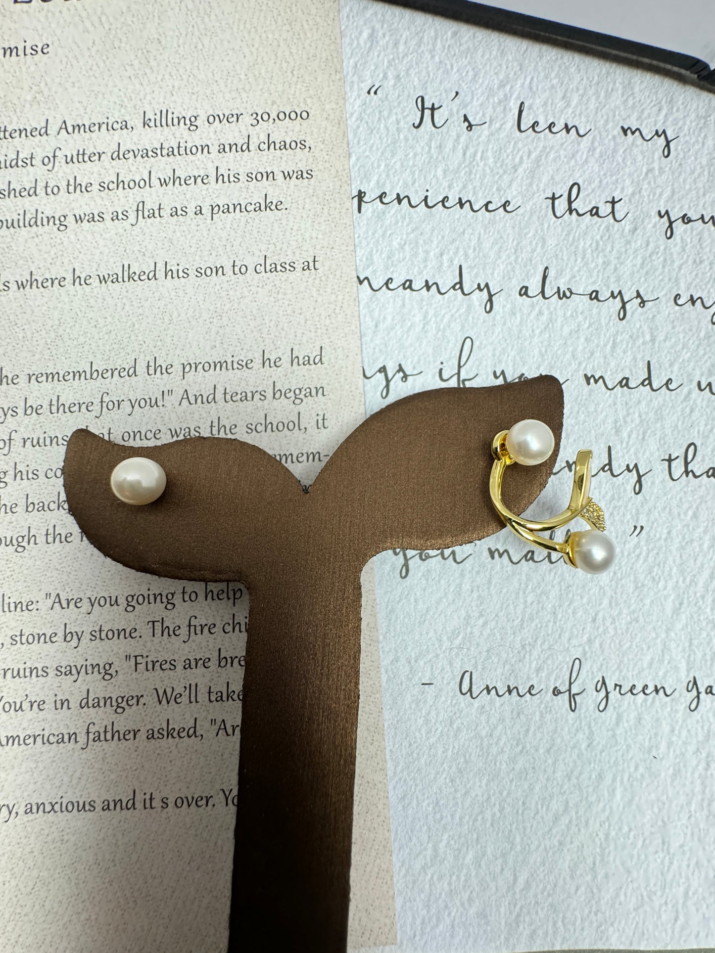 Two Wear: Whale Tail Ear Stud