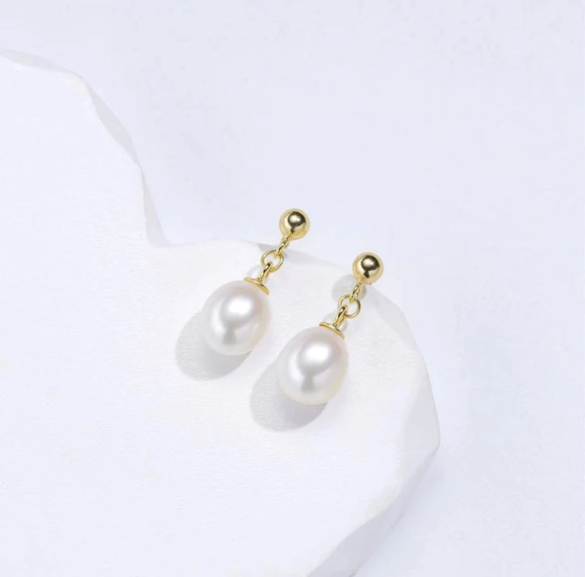 Oval Shaped Freshwater Pearl Earrings(non-bead pearl)