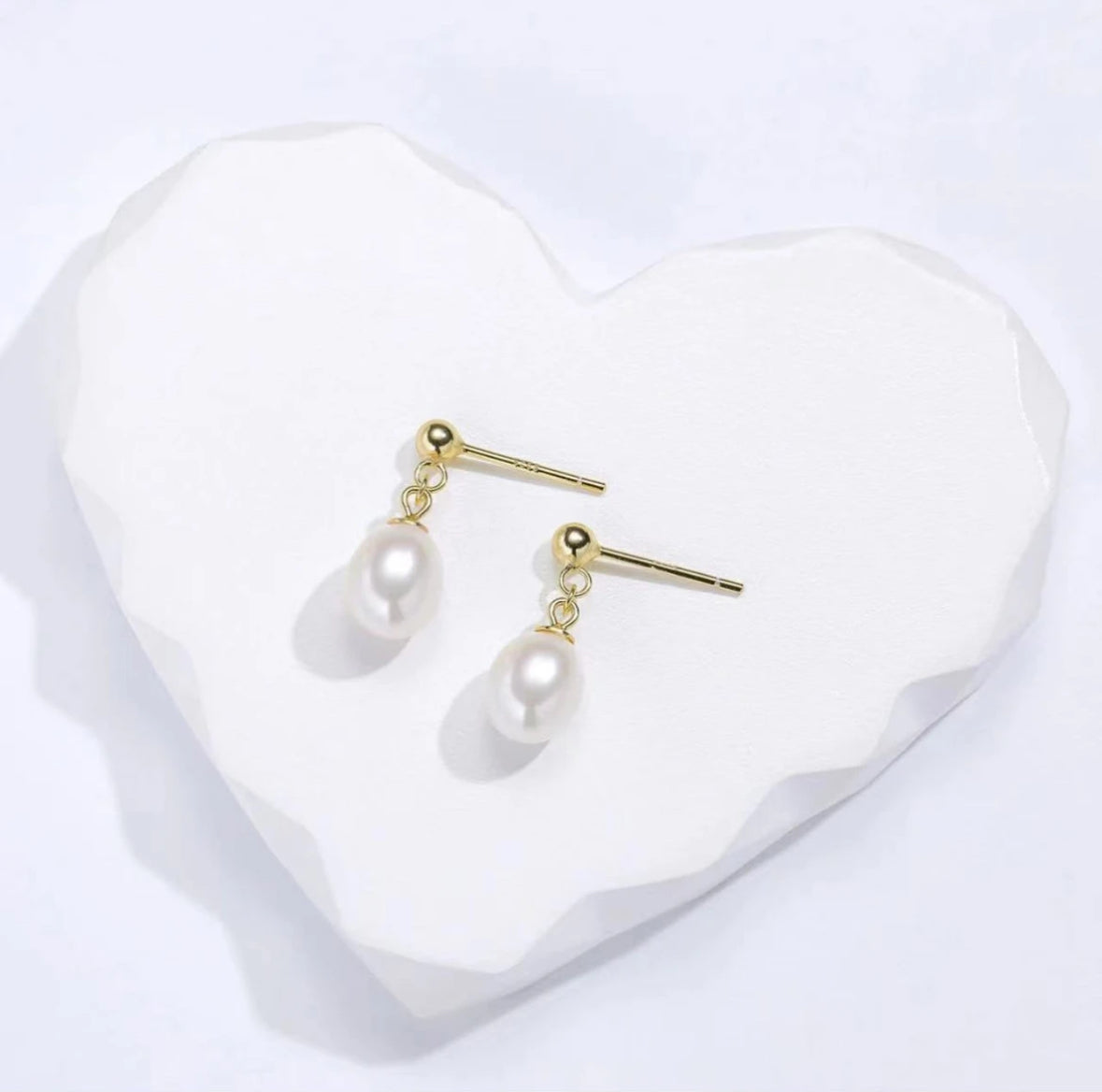 Oval Shaped Freshwater Pearl Earrings(non-bead pearl)