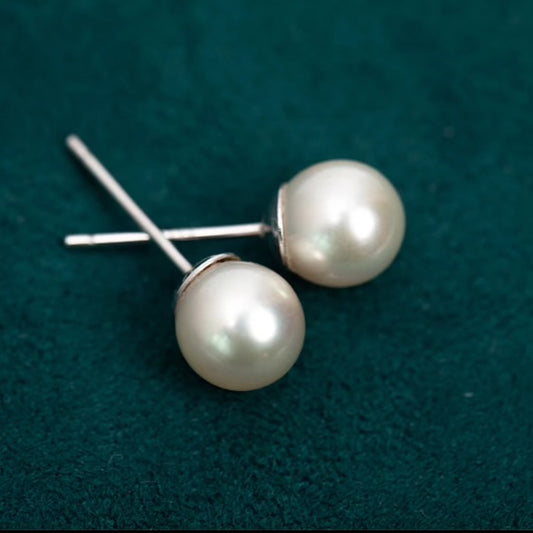 Natural Japanese Akoya Sea Water Pearl Stud Earrings (7-8mm)