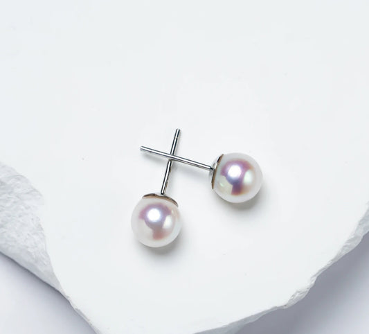 Stunning Japanese Akoya Cultured pearl earrings (6-7mm)