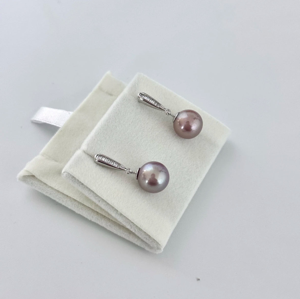 Natural Freshwater Dazzling Purple Pearl Earrings 10-11mm, E31